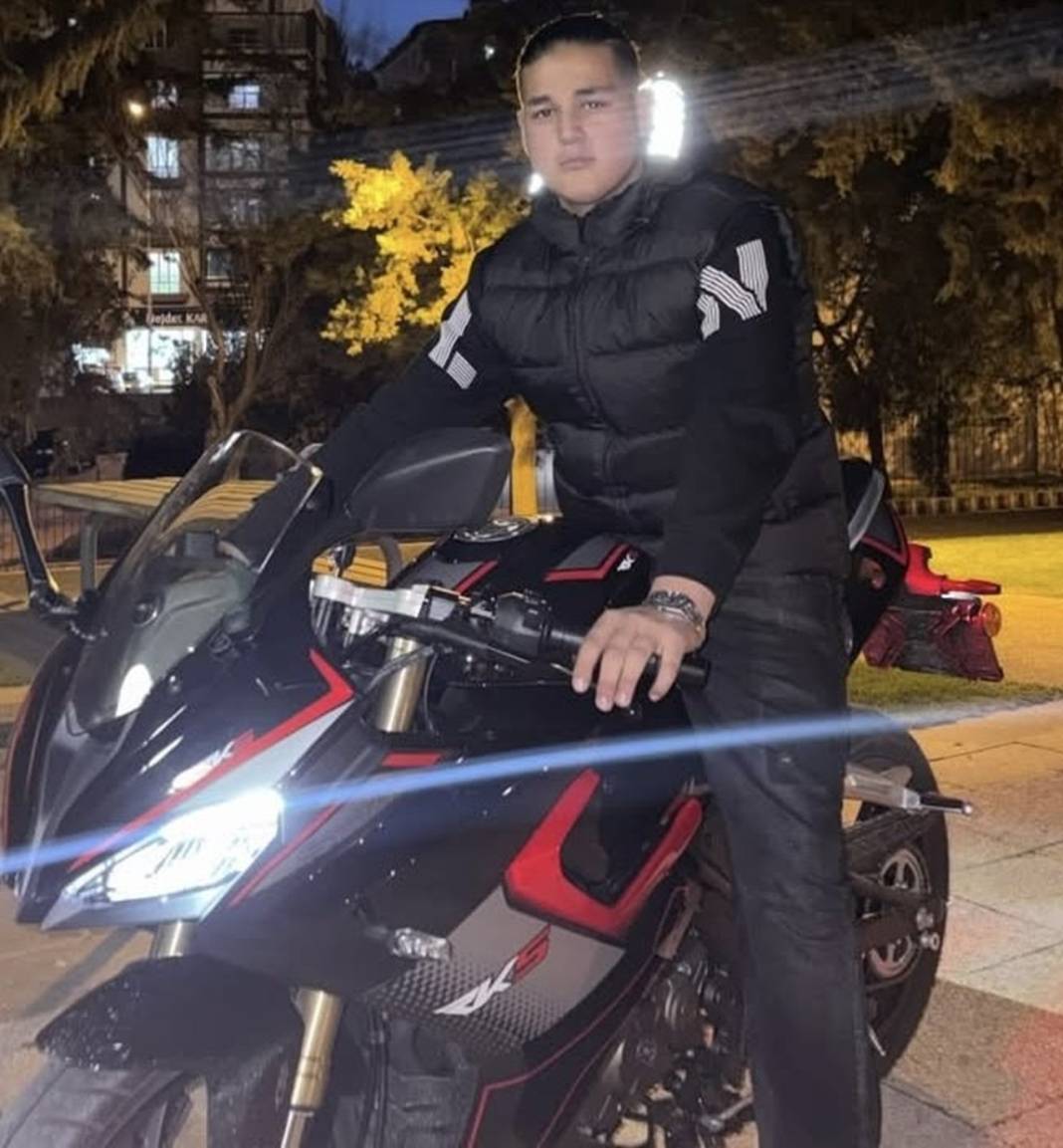 Karnesini almaya gitti, bıçaklandı! 1 ölü 2